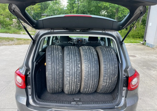 Volkswagen Tiguan cena 38900 przebieg: 175000, rok produkcji 2010 z Mońki małe 352